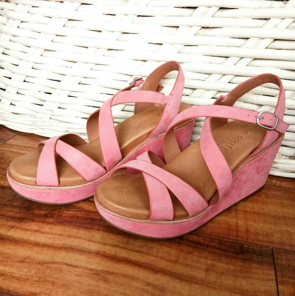 NWOT Kenneth Cole Gentle Souls Strappy Wedge - Picture 7 of 14